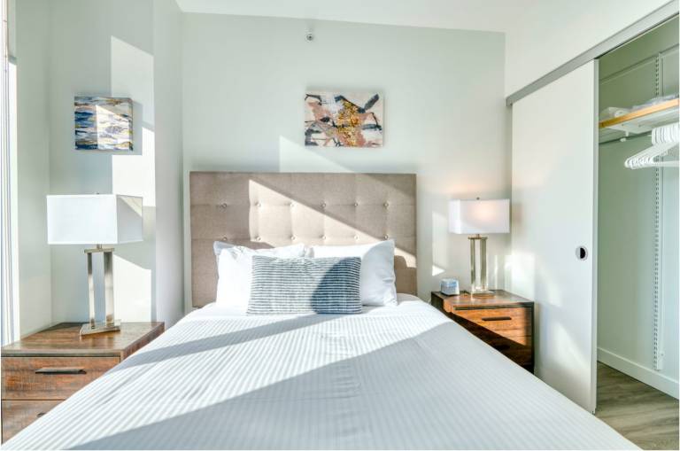 Family-friendly nice rental apartment with pool | Close to Faneuil Hall | Perfect for remote work | Dogs allowed — photo 5