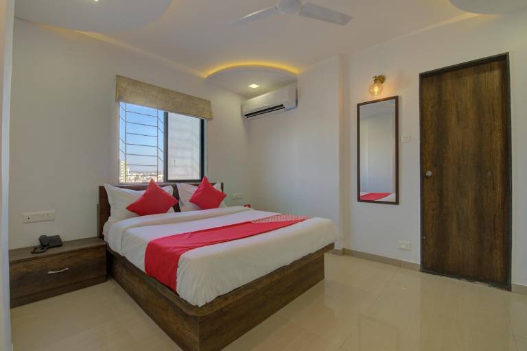 Hotel O RK s Regency Near Navale Hospital Back Gate