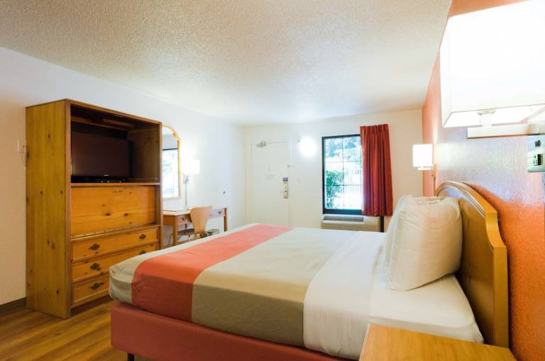 Motel  Mount Olivet Heights
