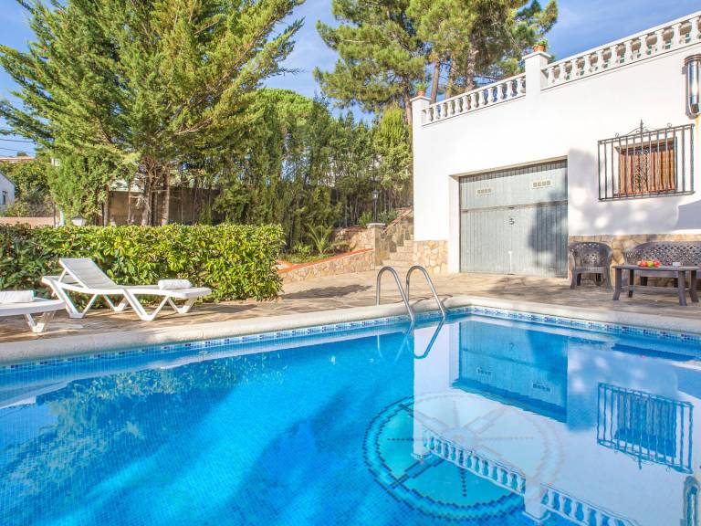 Villa Lloret de Mar 4 Schlafzimmer 7 Personen