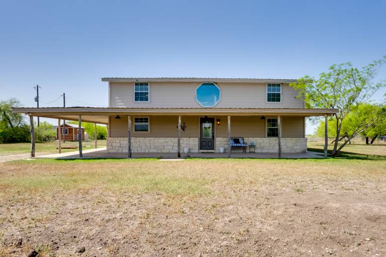 Cabin  Uvalde