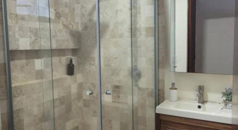 Apartment with hot tub & pool — photo 2