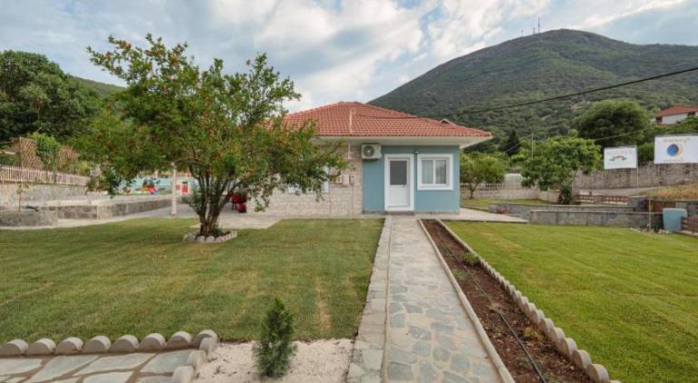 Lovely house with BBQ, garden & patio | Pets allowed in Ioannina