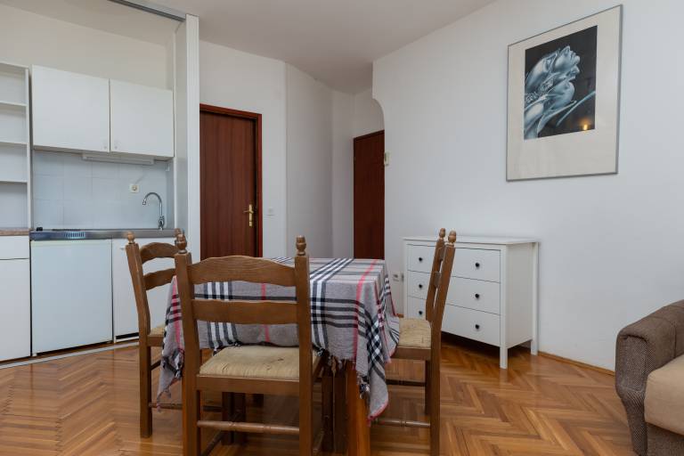 Studio flat with balcony and sea view Nemira (Omiš) (AS-2828-a) — photo 4