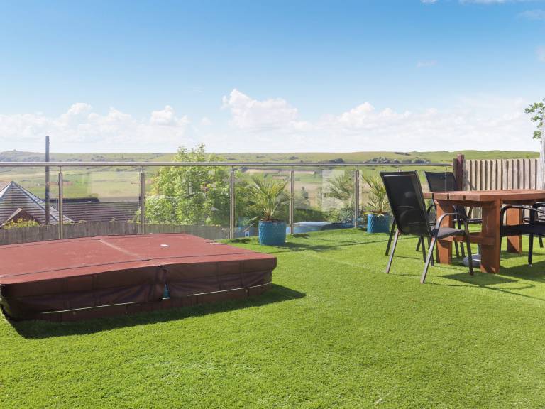 Family-oriented lovely cottage with yard | River view | Pets allowed — photo 3
