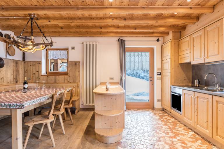 Vacation home with garden, sauna & terrace | Mountain view — photo 5