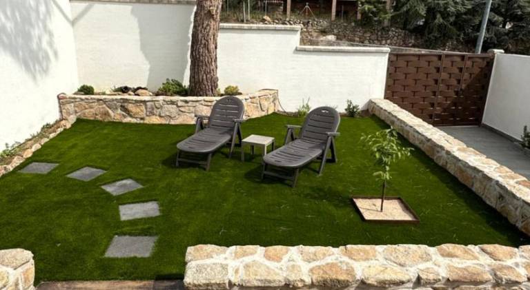 Vacation home with patio, grill & yard in Ávila