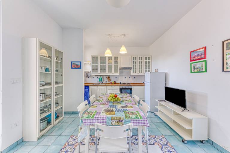 Vacation home with terrace, garden & grill | Garden view — photo 4