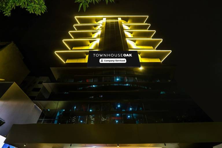 Super Townhouse Oak Ramdaspeth Downtown