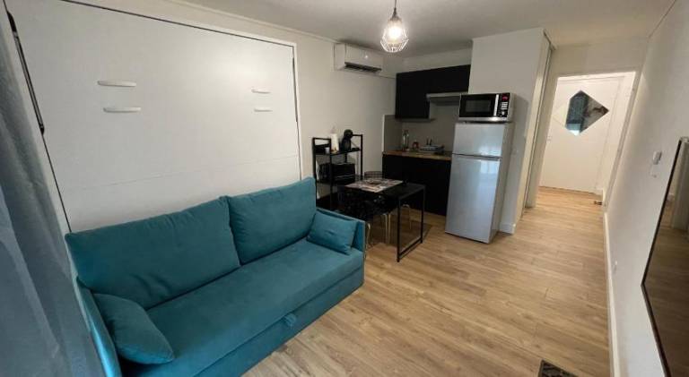 Lovely rental apartment | Next to Russian Orthodox Cathedral | Pets allowed in Saint-Laurent-du-Var