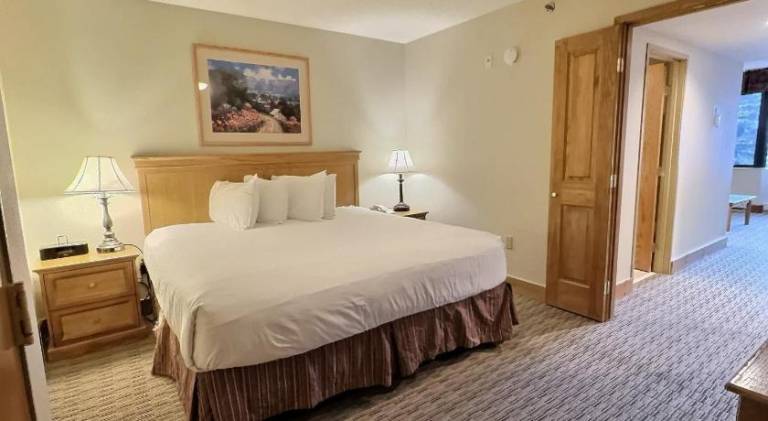 Vacation home with pool | Ski nearby | Dogs allowed in Gunnison, CO