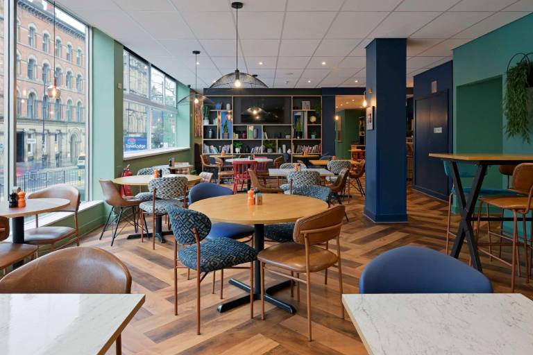 Travelodge Manchester Central — photo 2