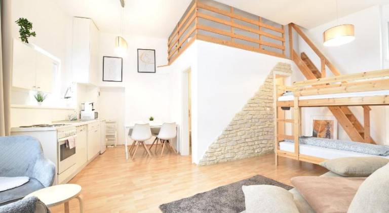 Holiday apartment | Close to Maria-Theresien-Straße | Perfect for remote work in Innsbruck