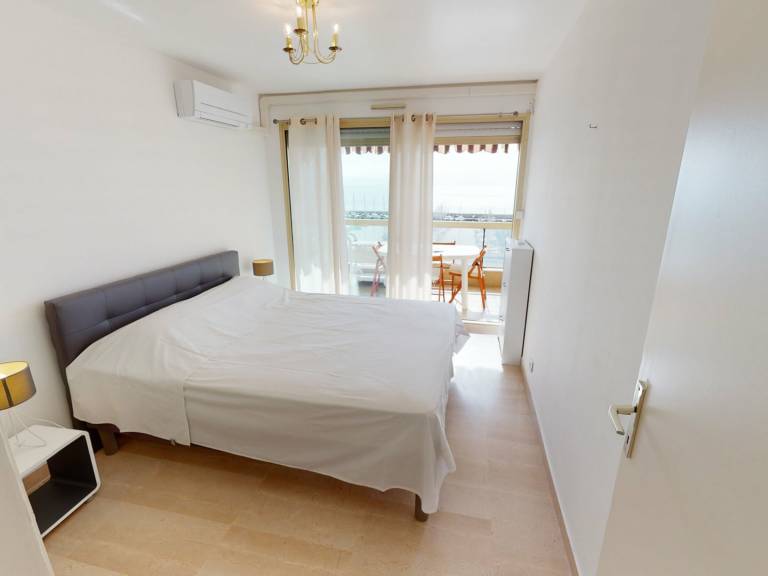 Beautiful 2P with terrace, air conditioning and sea view in Menton — photo 5