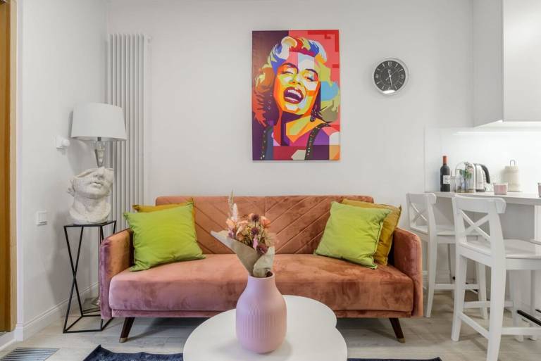 Lumina apartments with cozy balcony — photo 3