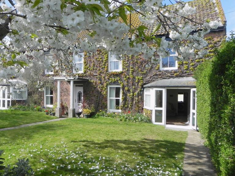 Child-friendly cottage with garden & barbeque | Pet-friendly in Great Yarmouth
