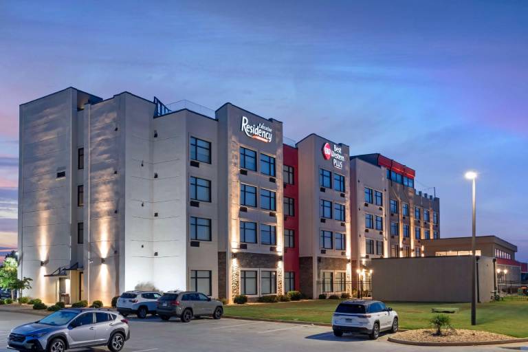Best Western Plus Executive Residency Rigby's Water World Hotel in Warner Robins, GA