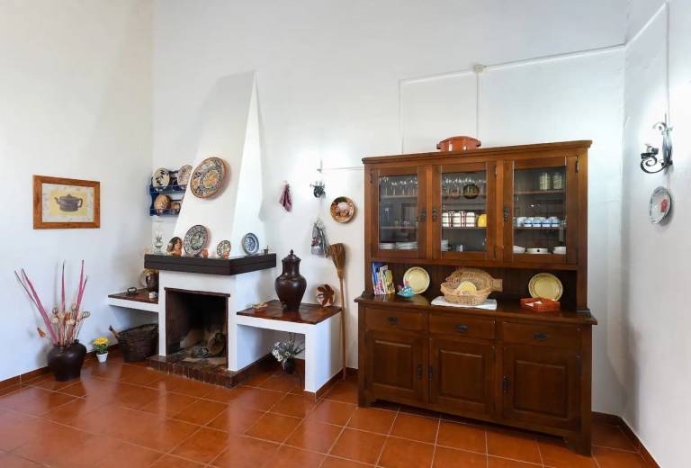 Child-friendly charming vacation home with patio & BBQ | Pets allowed — photo 3