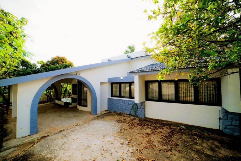 251 m&sup2; Villa