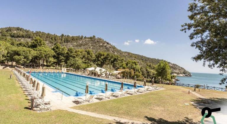 Serviced apartment with terrace, yard & pool in Vieste
