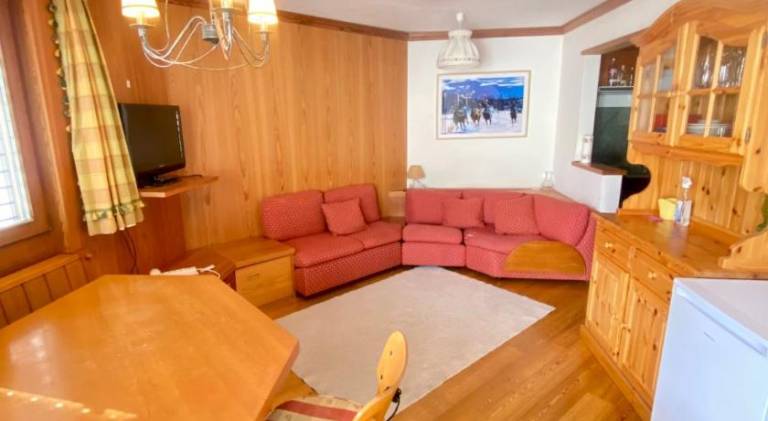 Charming holiday apartment with pool | Ski nearby | Pets allowed in St. Moritz