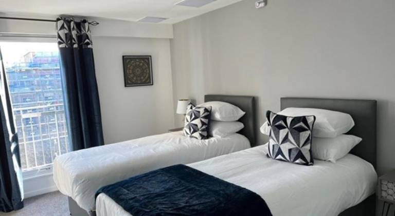 Modern & Spacious 2 bed Merchant City Apart-High St — photo 2