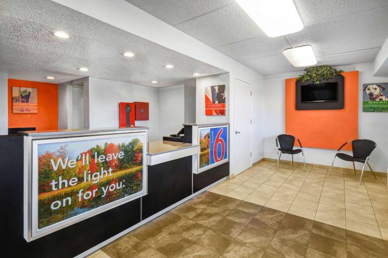 Motel 6 Memphis, TN - Downtown — photo 2