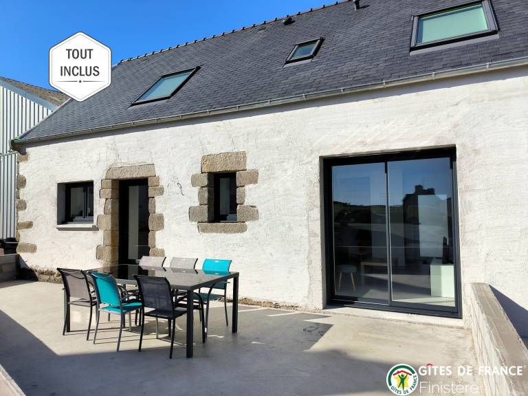 Gite with garden & terrace in Plougonvelin