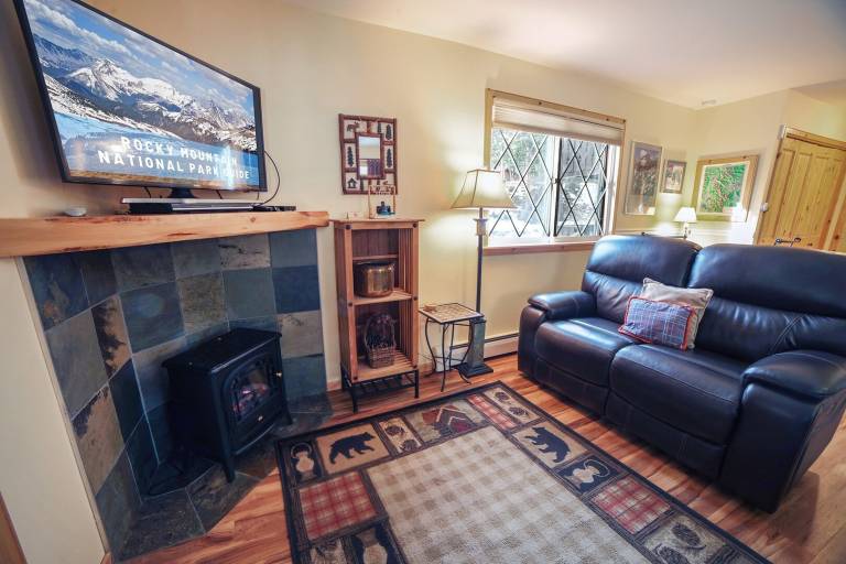 Fawn Valley Inn: 235 in Estes Park, CO