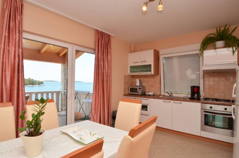 Apartment with terrace & barbeque — photo 4