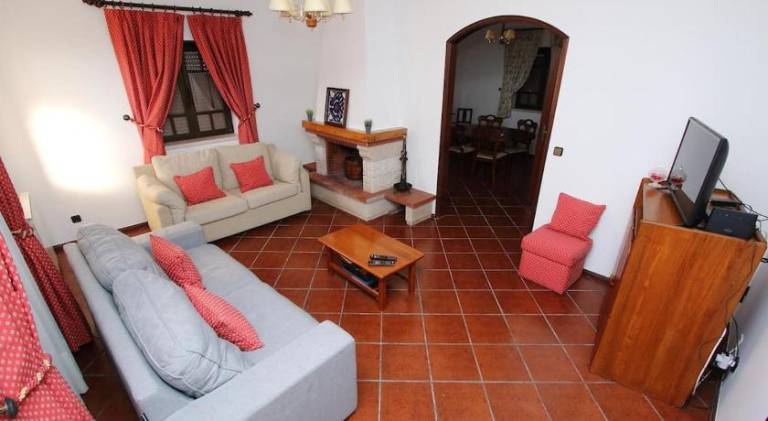 House with garden, private pool & patio — photo 2