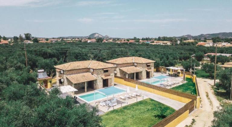 Villa with private pool, barbeque & garden — photo 5