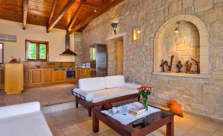 Fully equipped big villa with yard, pool & jacuzzi | Good for workation | Dogs allowed — photo 3