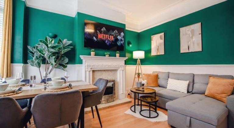 Beautiful house | Pets allowed in Sheffield