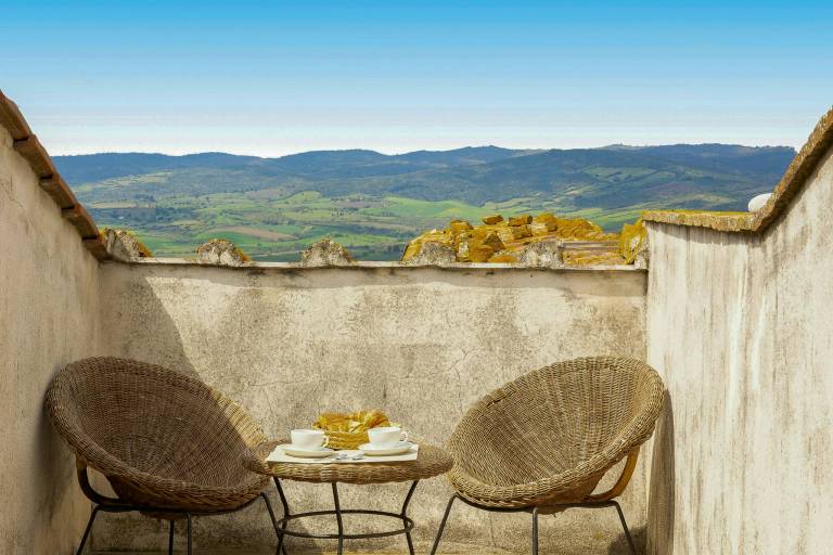 Vacation home with terrace — photo 4