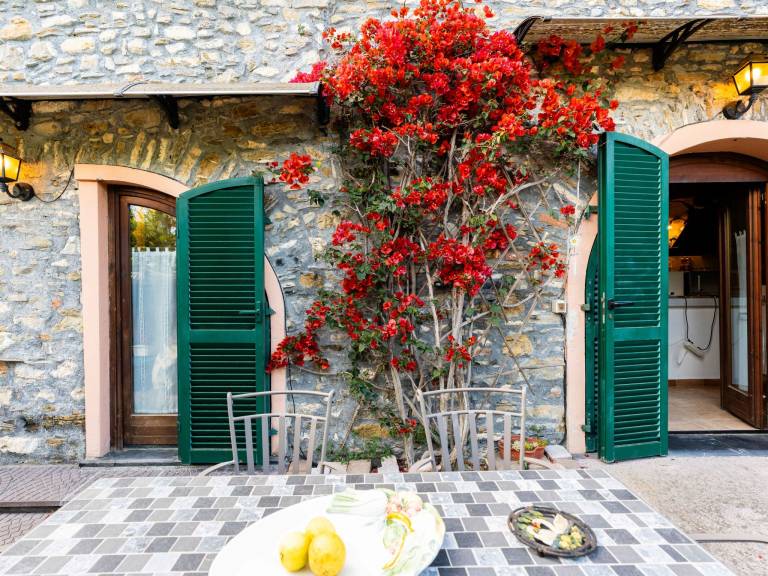 La Bouganville Rustico con giardino