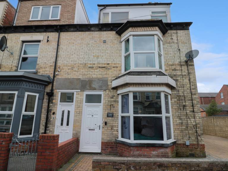 Cottage with yard | Beach view in Bridlington