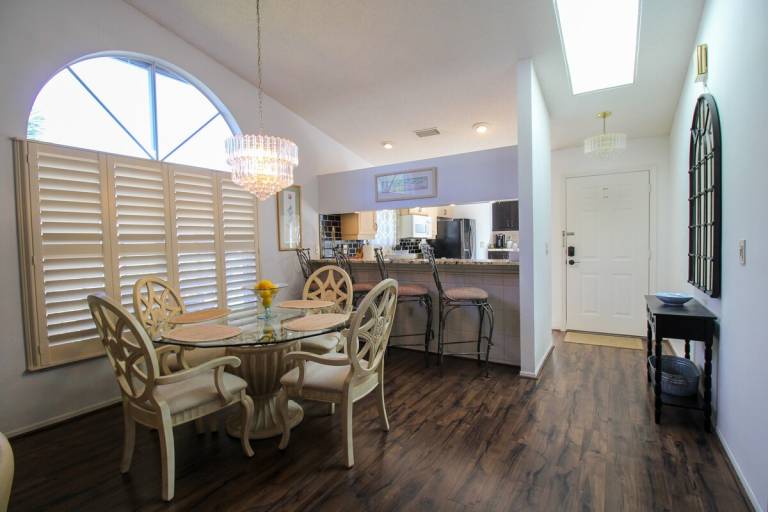 Charming 2 BR home - 5 minutes from Anna Maria Island - Don't Worry Beach Happy — photo 2