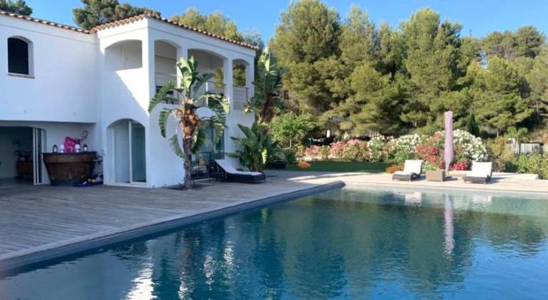 Villa with patio, grill & private pool in Bandol
