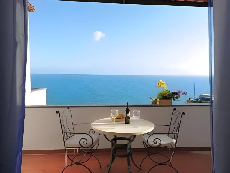 Serviced apartment with barbecue, garden & terrace — photo 4