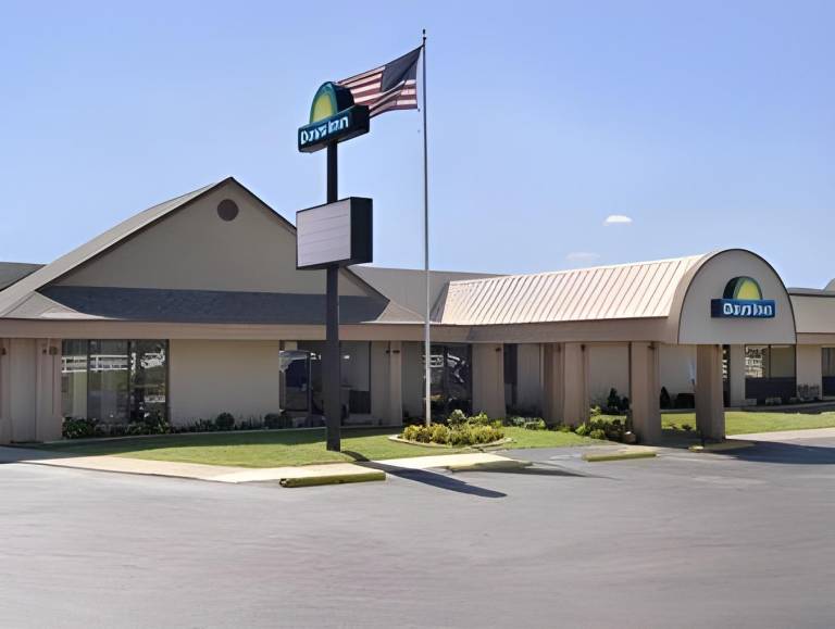 Days Inn by Wyndham Grove City Columbus South in Franklin, OH