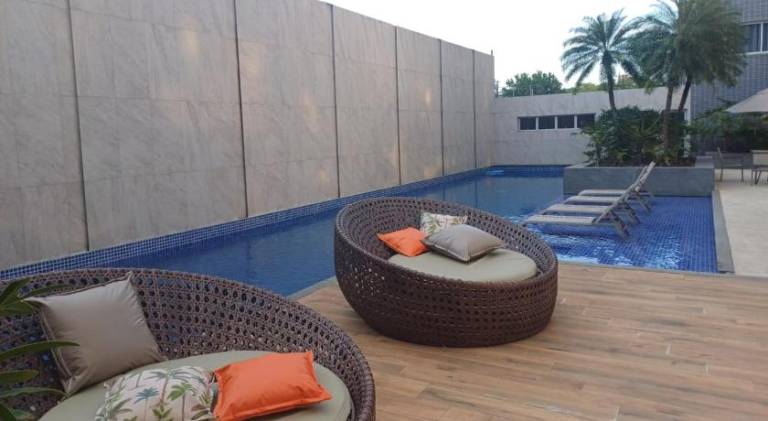 Apartment with pool — photo 3