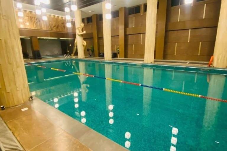 Holidazzle Serviced Appartment