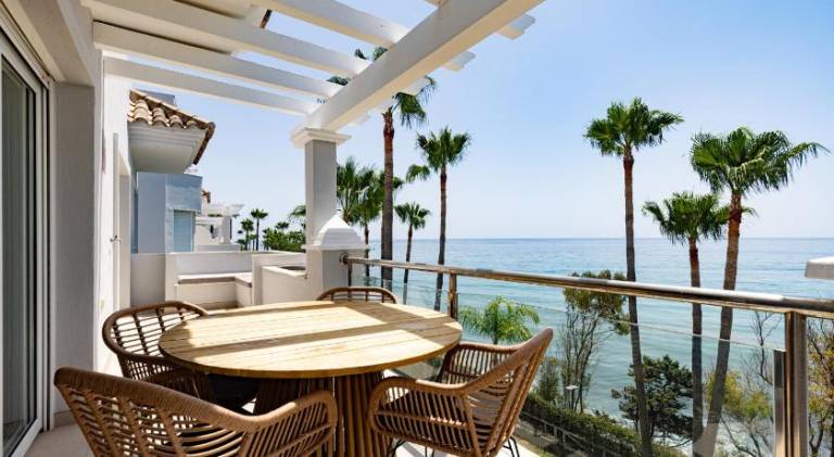 Holiday apartment with 2 rooms for 4 persons in Estepona