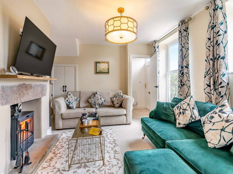 Family-oriented cottage with yard | Pets are welcome — photo 3