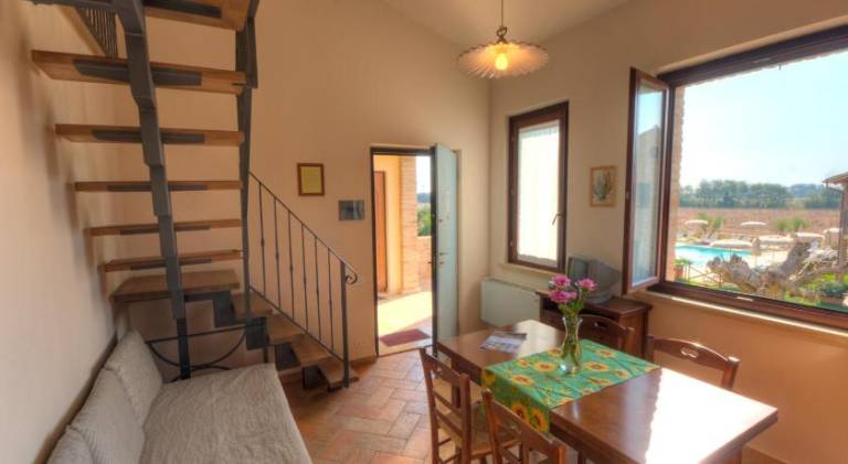 Serviced apartment with barbeque, yard & hot tub | Pets are welcome — photo 5