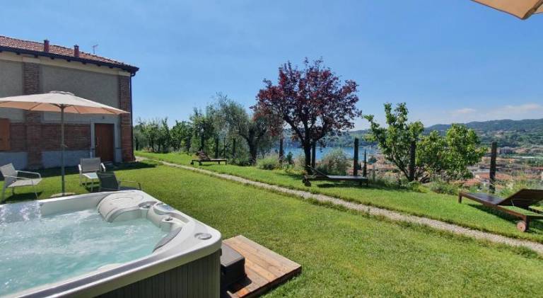 Farm with terrace, garden & jacuzzi — photo 2