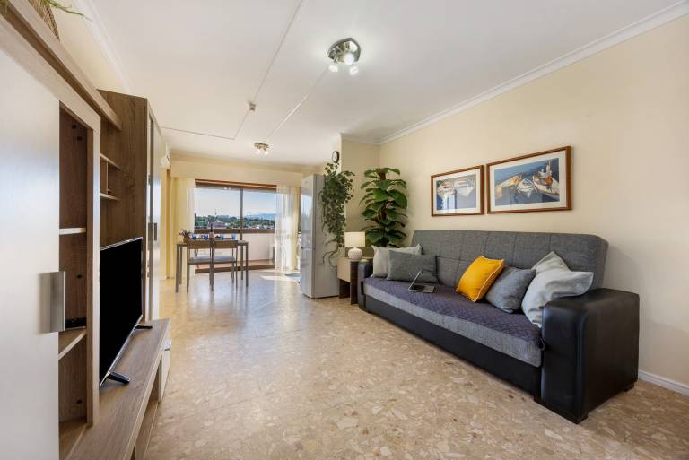 Charming rental apartment with fast internet | Mountain view | Next to the beach | Pets allowed — photo 3