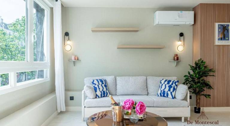 Montparnasse- Hot tub and AC Cosy apartment a prime location 40m2 — photo 2