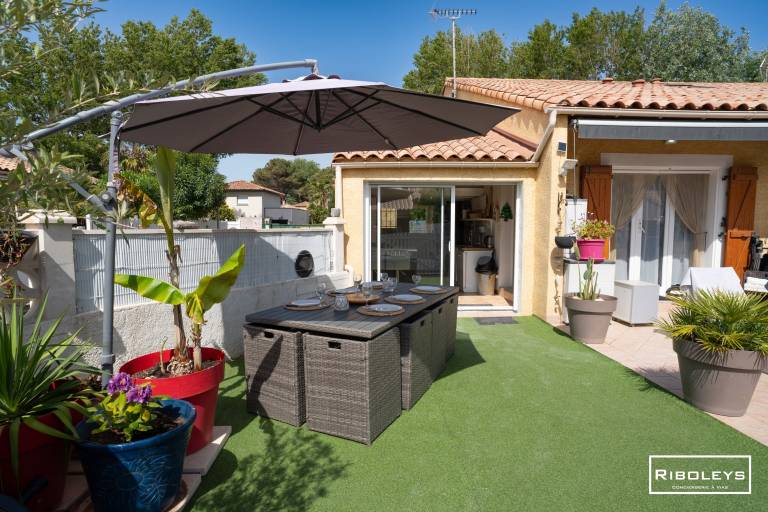Villa Vias